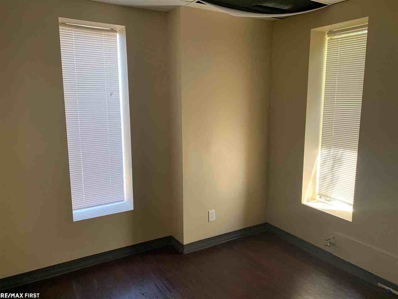 31690 Hoover Rd - Photo 5 of 8