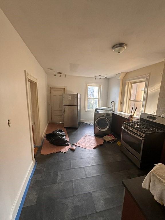 5 Ruthven St #1 - Photo 3 of 12