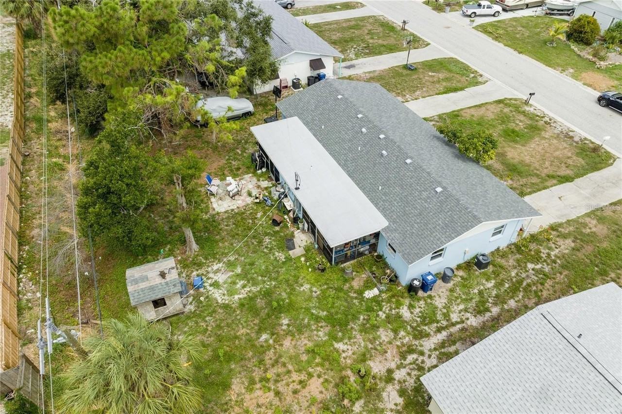 552 Briarwood Rd - Photo 3 of 8