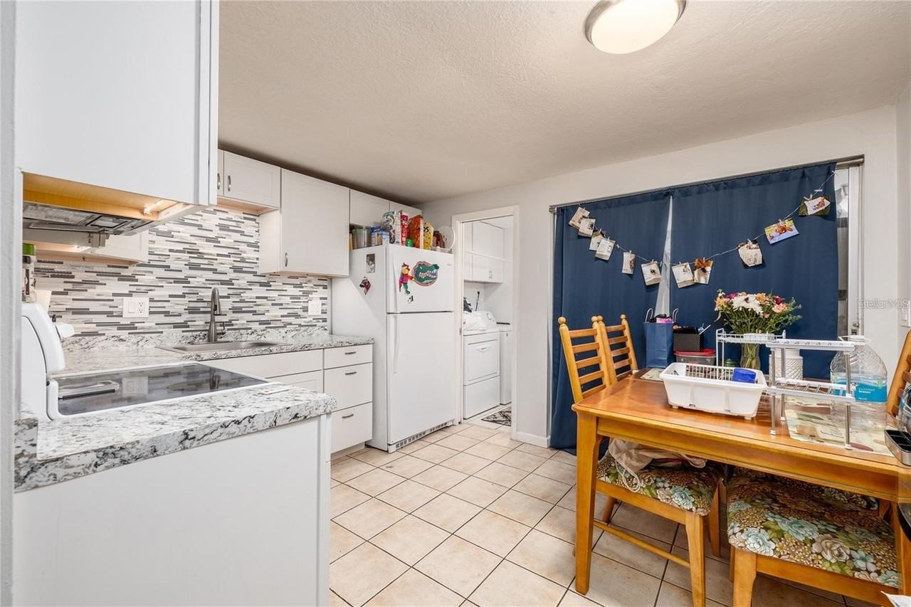 552 Briarwood Rd - Photo 4 of 8