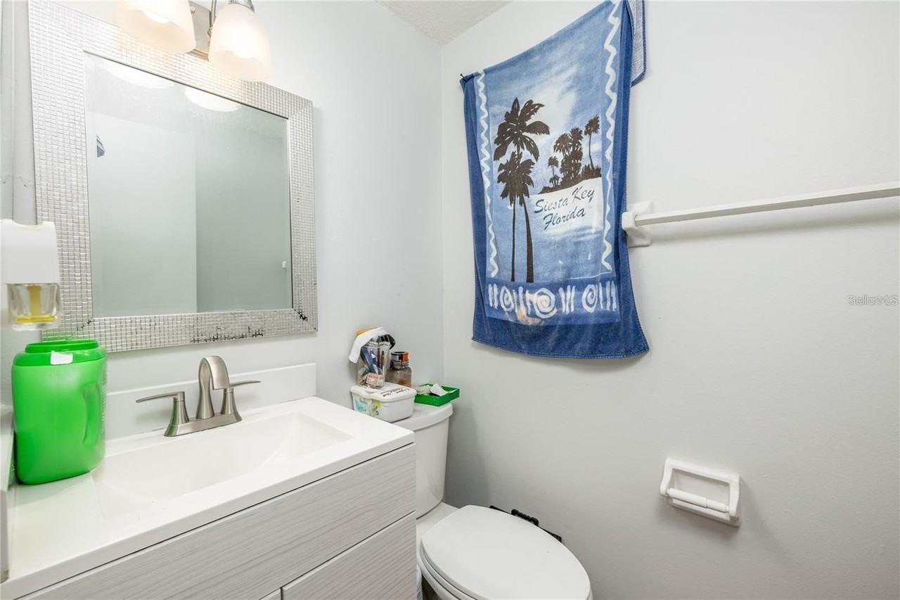 552 Briarwood Rd - Photo 6 of 8