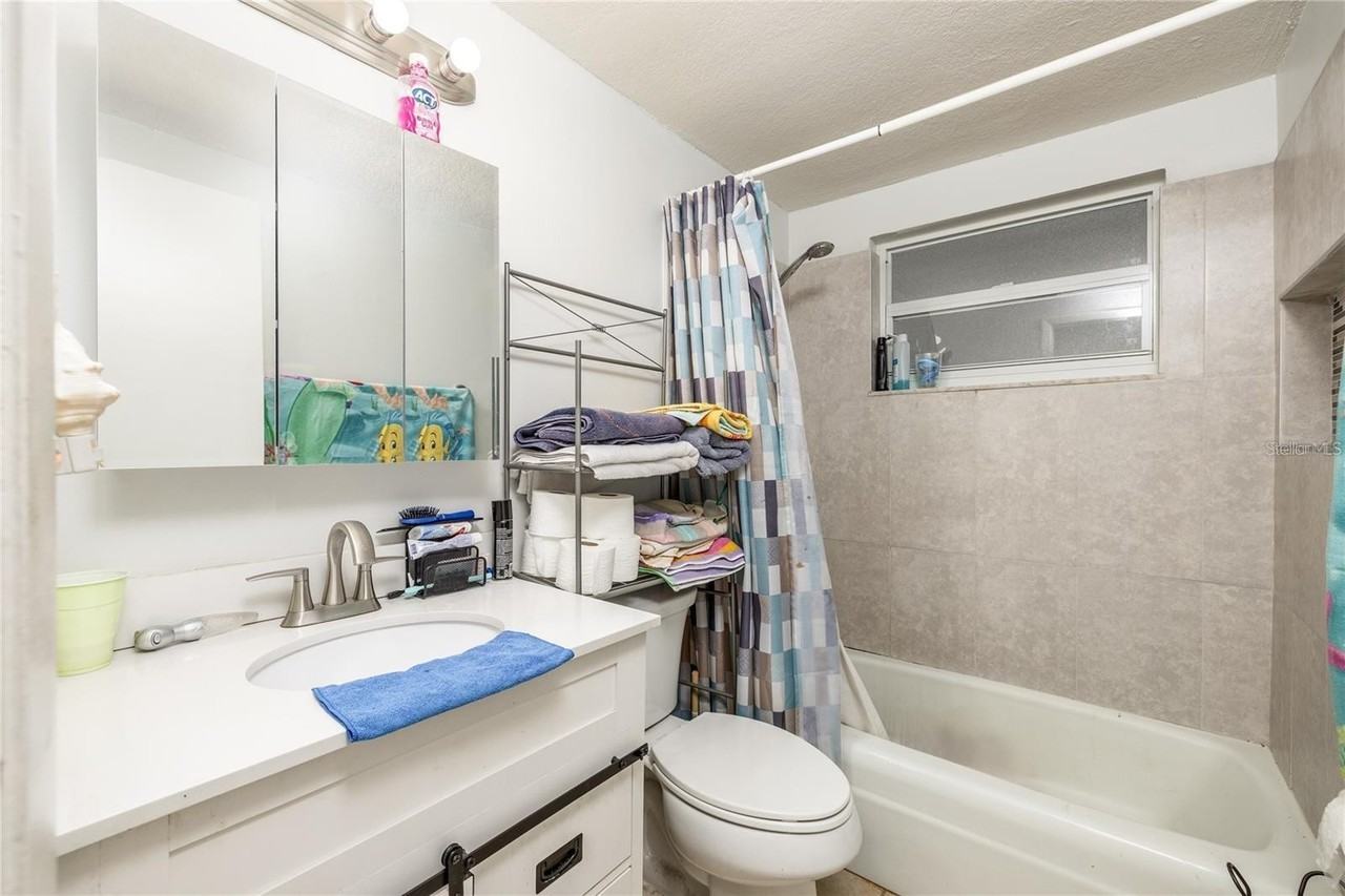 552 Briarwood Rd - Photo 7 of 8