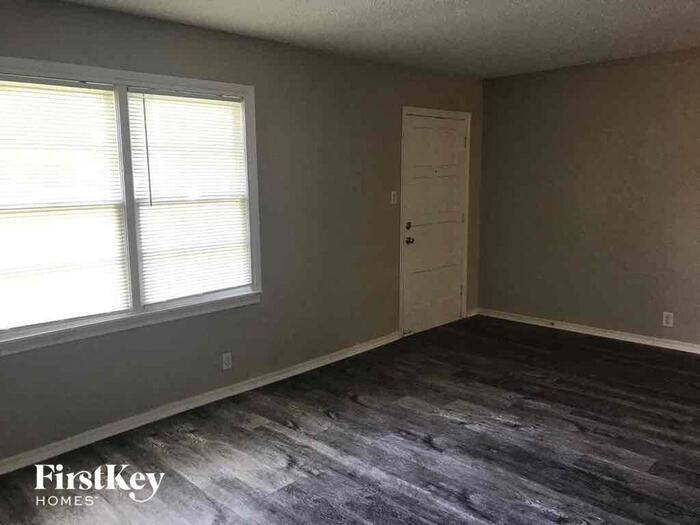 1609 Florence St - Photo 3 of 19
