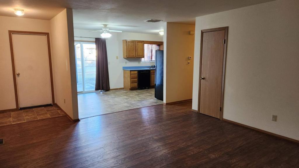 530 N Orchard Ave - Photo 5 of 17