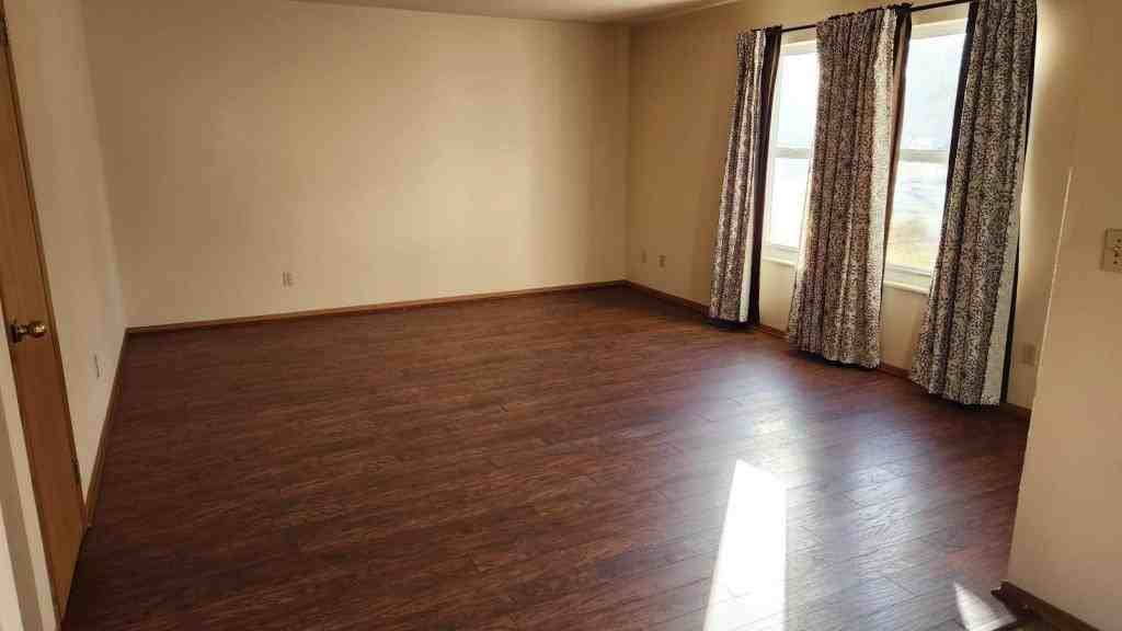 530 N Orchard Ave - Photo 4 of 17