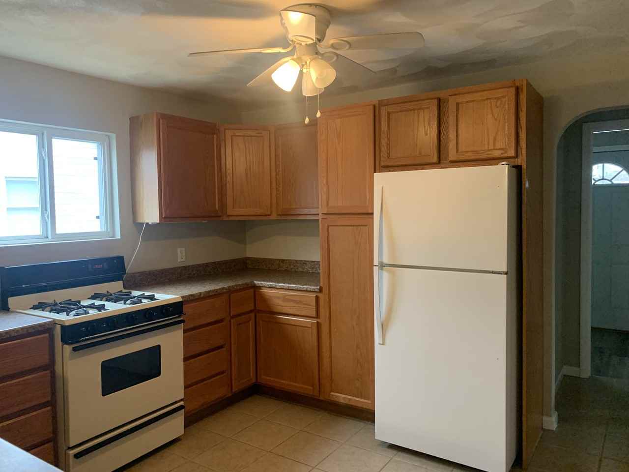 803 East London Avenue - Photo 7 of 17