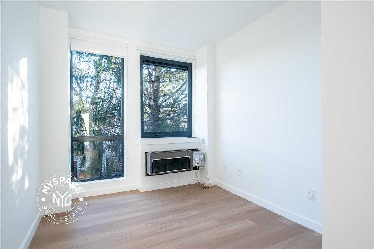 654 Madison St #4B - Photo 7 of 48