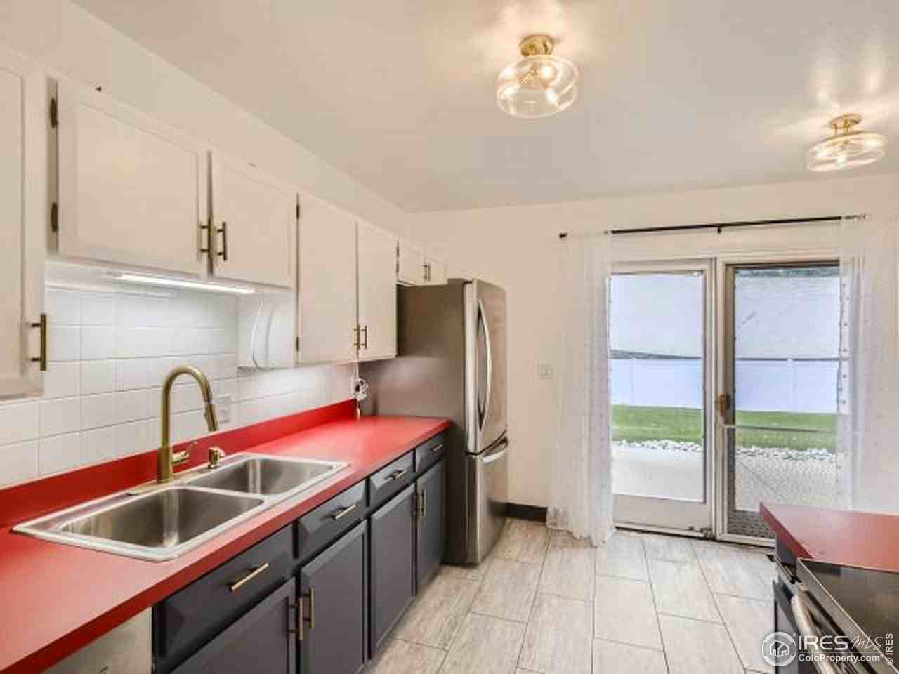 1680 Linden Ave #NA - Photo 3 of 13