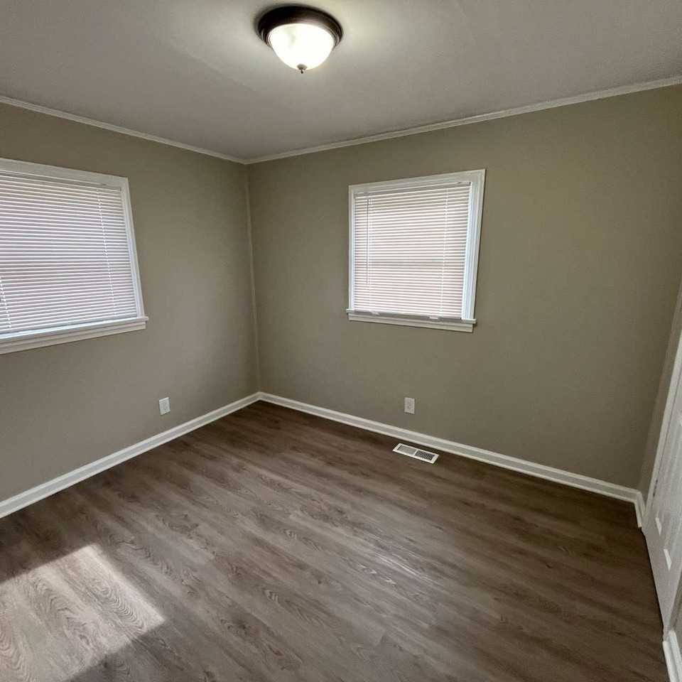 702 Ross Ave #1 - Photo 4 of 7