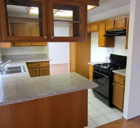 2565 Waterford Ct - Photo 3 of 12