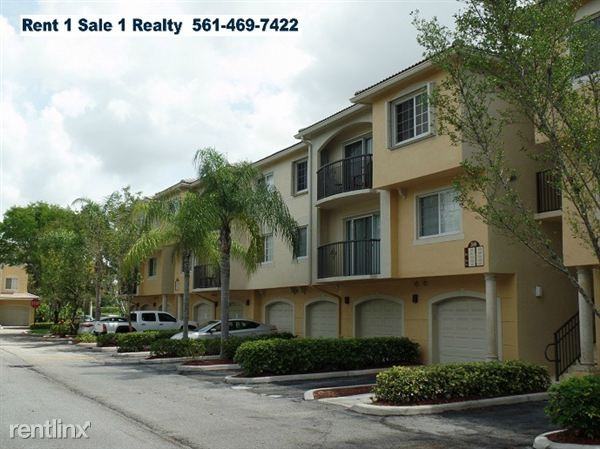 100 Crestwood Ct N - Photo 2 of 4