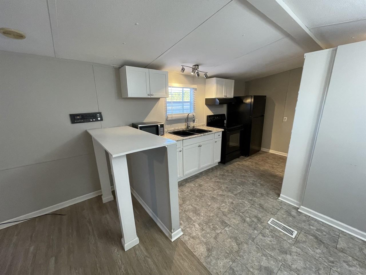 724 Graham Dr #1 - Photo 3 of 9