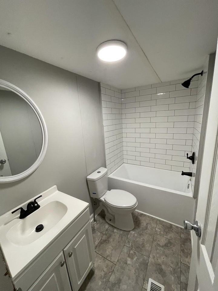 724 Graham Dr #1 - Photo 7 of 9