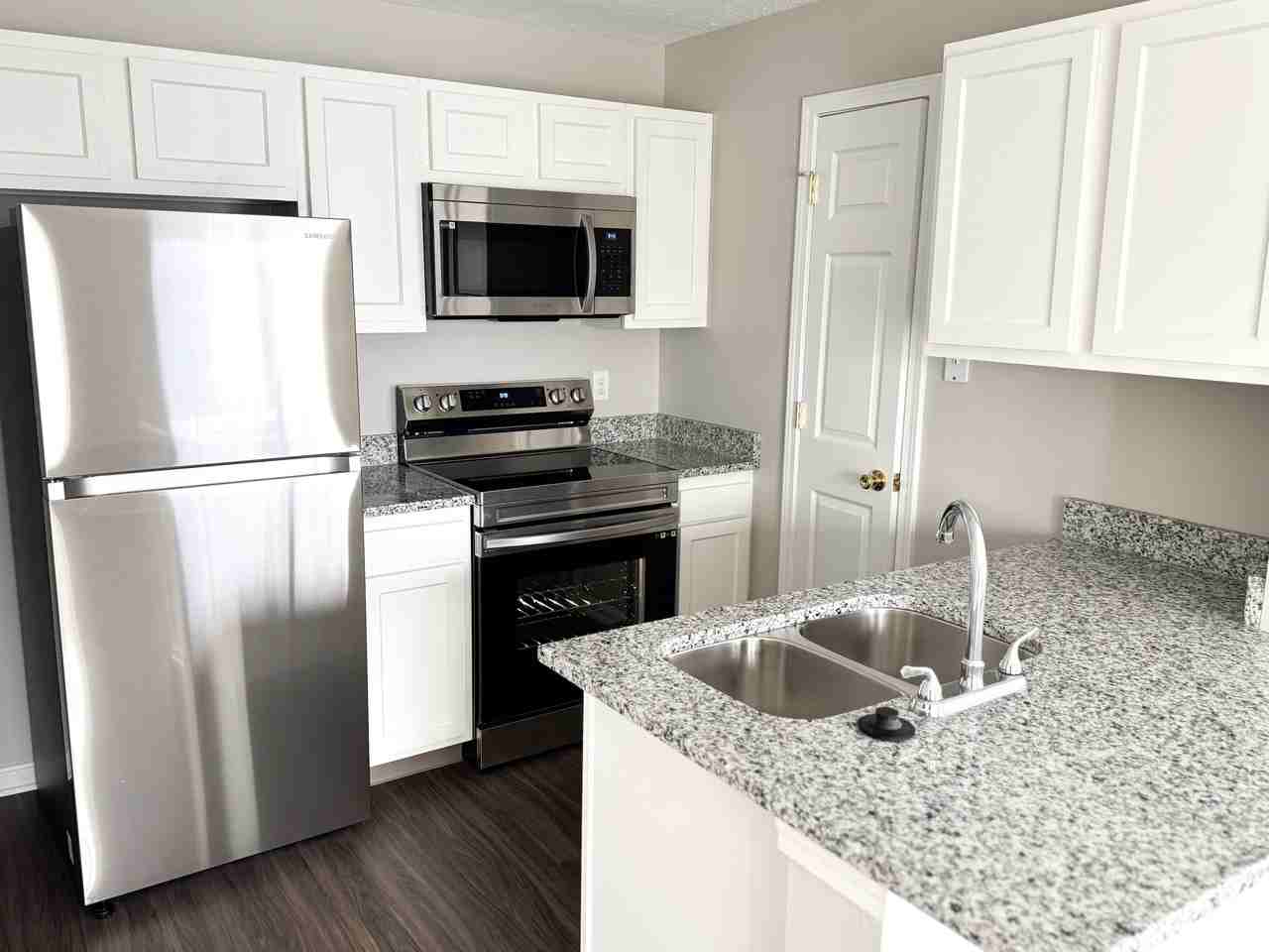 Emerald Lakes - Photo 4 of 28