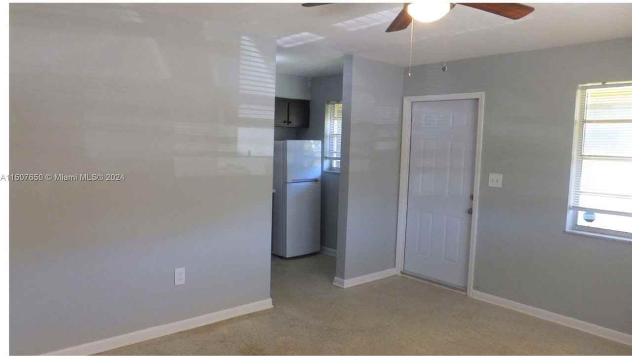 6125 Sw 48th Ct #1-4 - Photo 3 of 8