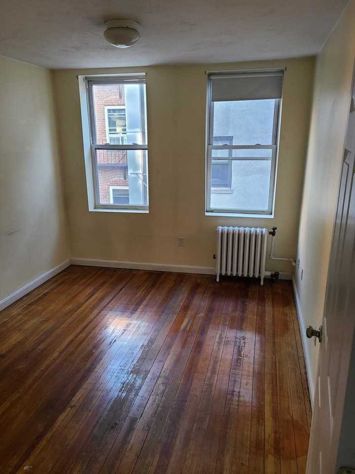 Hanover St - Photo 4 of 10