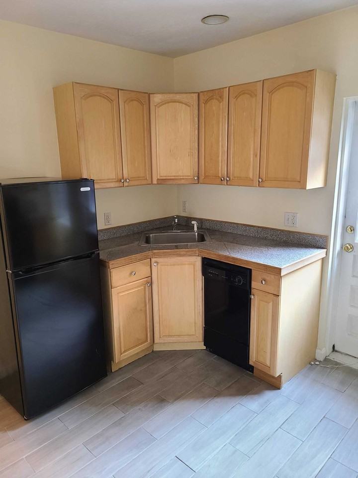 Hanover St - Photo 6 of 10