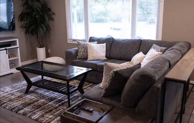 1825 Olympus Way - Photo 3 of 15