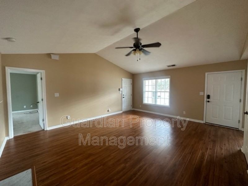 123 Sage Crk - Photo 2 of 26