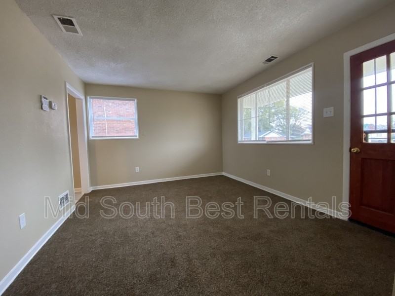 240 Elder Rd - Photo 2 of 8