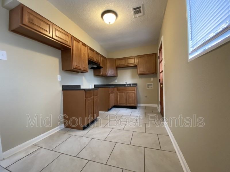 240 Elder Rd - Photo 3 of 8