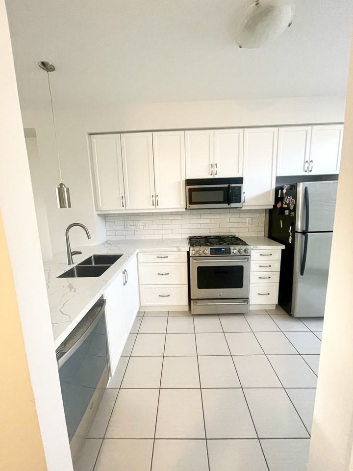 2366 Treversh Common - Photo 3 of 18