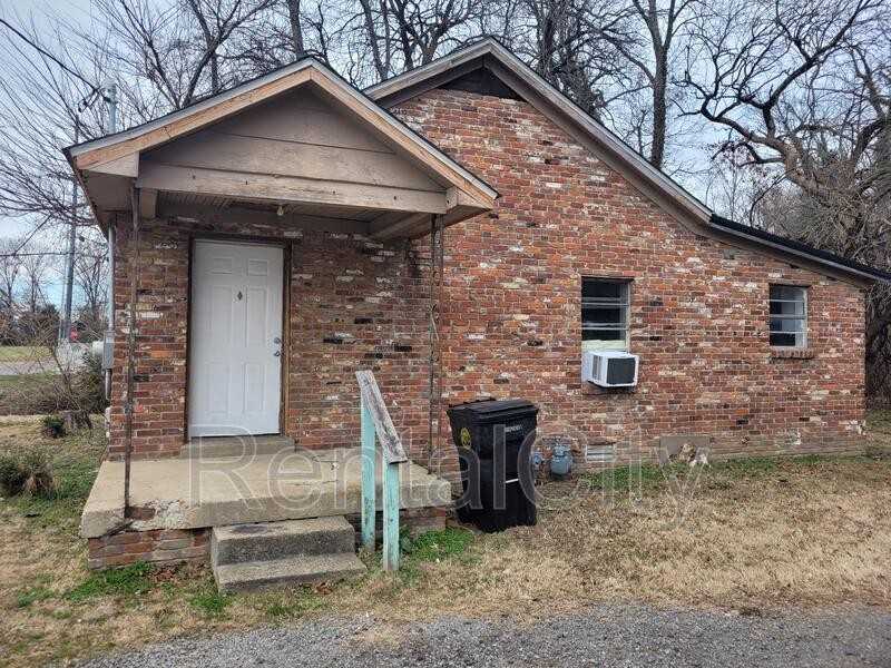 1036 Upper Finley Rd, Dyersburg, TN 38024 3 Bedroom House for 550