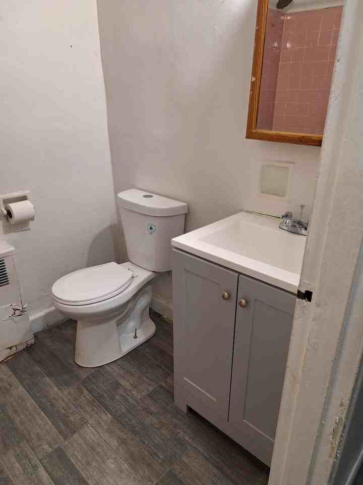 1038 East 100th Street #1 - Photo 3 of 6