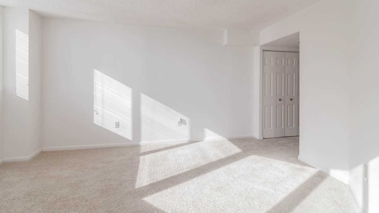 Courthouse Plaza - Photo 5 of 44