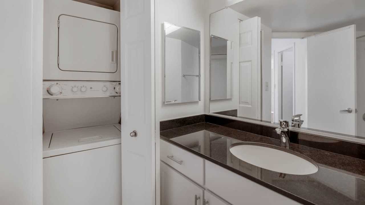 Courthouse Plaza - Photo 7 of 44