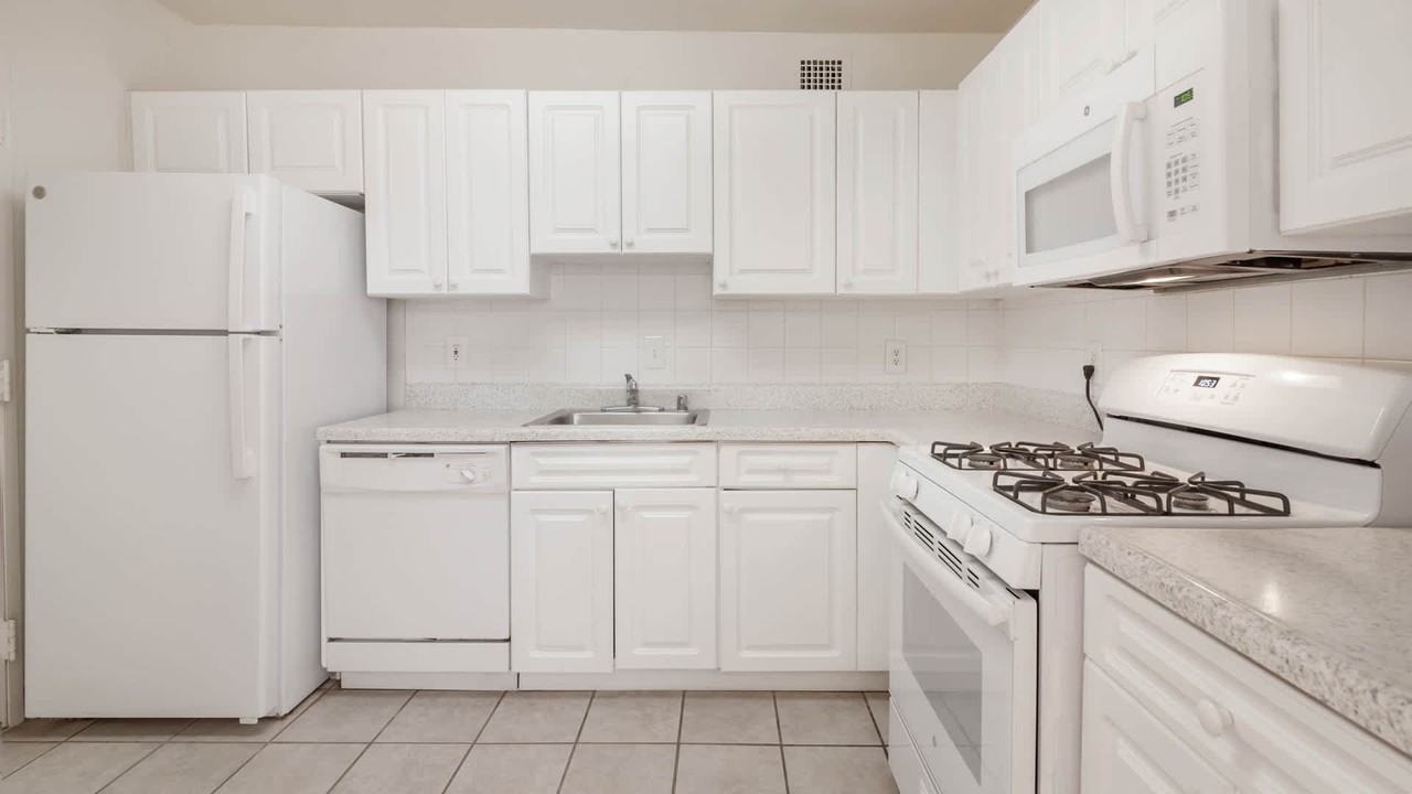 3003 Van Ness - Photo 7 of 55