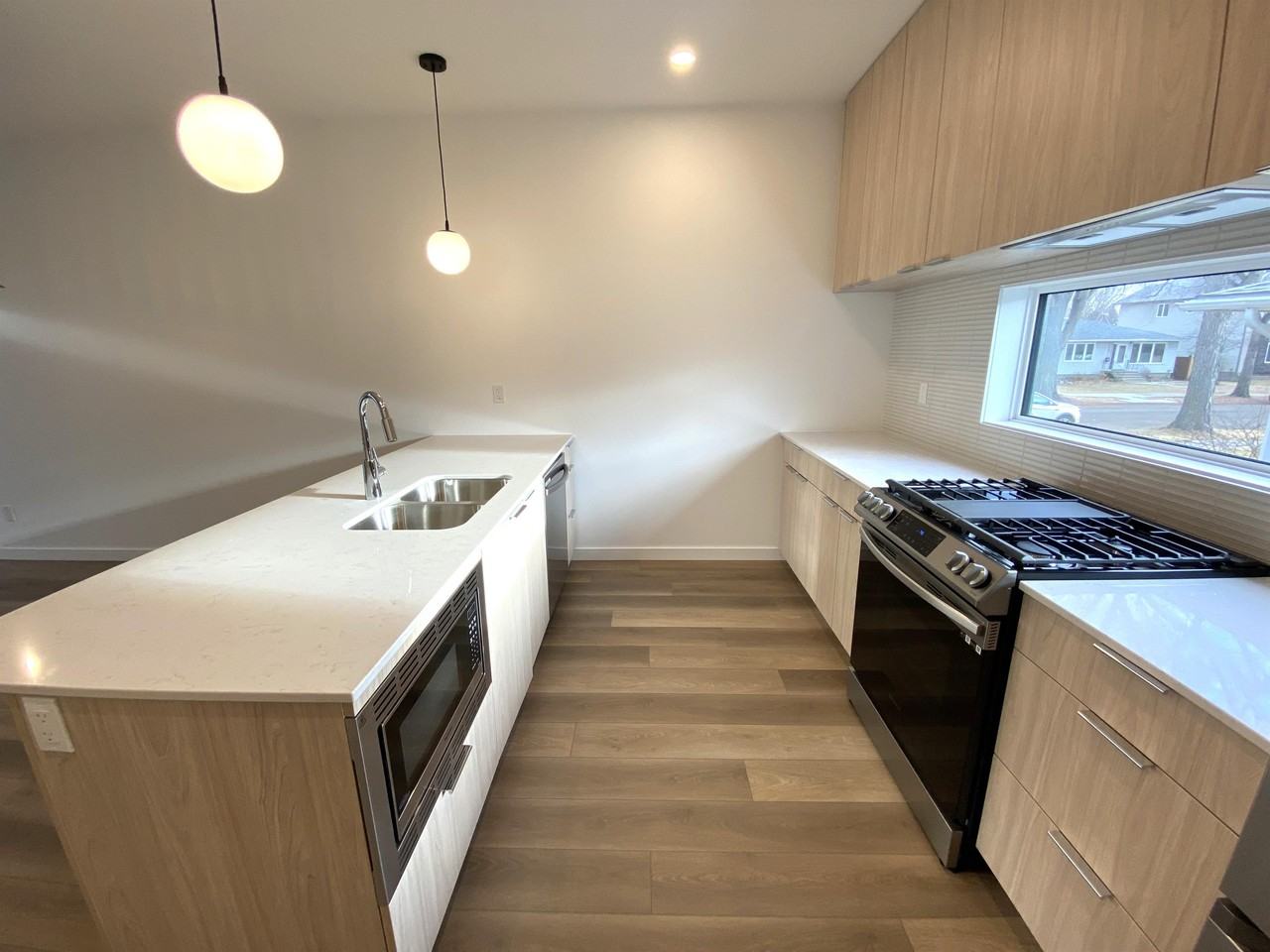 8305 102 Ave Nw #8305MAIN2 - Photo 3 of 29