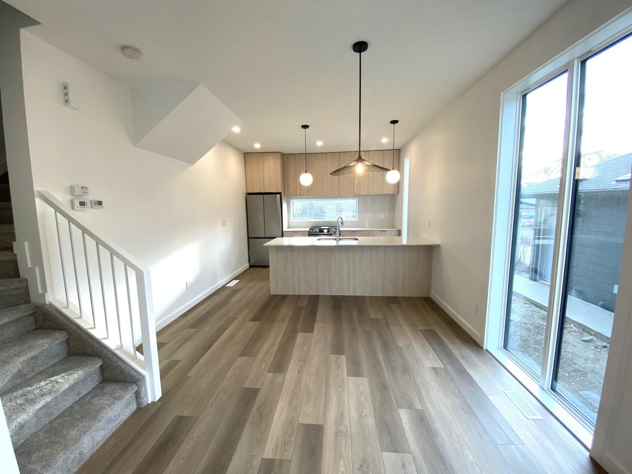 8309 102 Ave Nw #8309MAIN4 - Photo 3 of 22