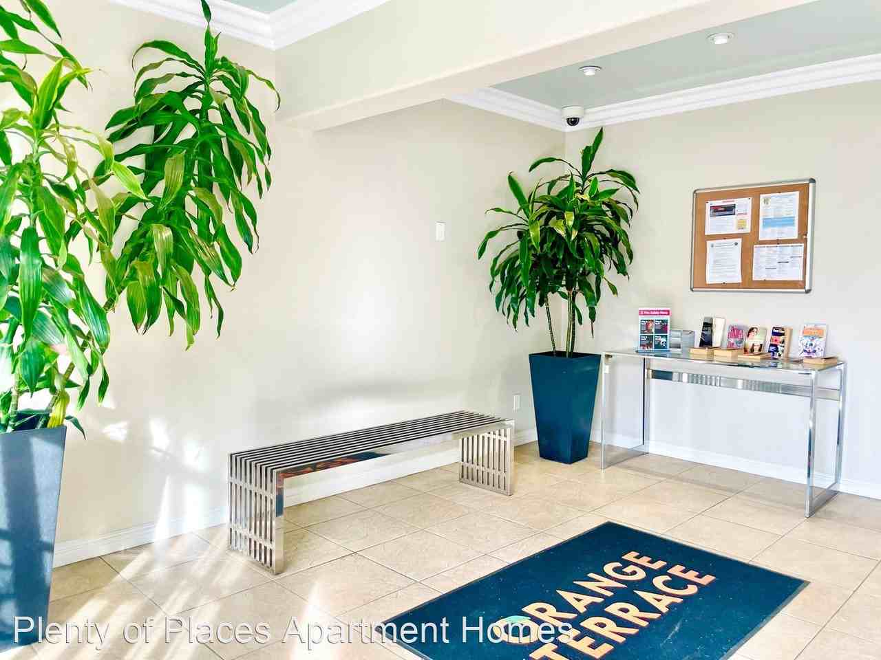 698 Orange Ave - Photo 3 of 16