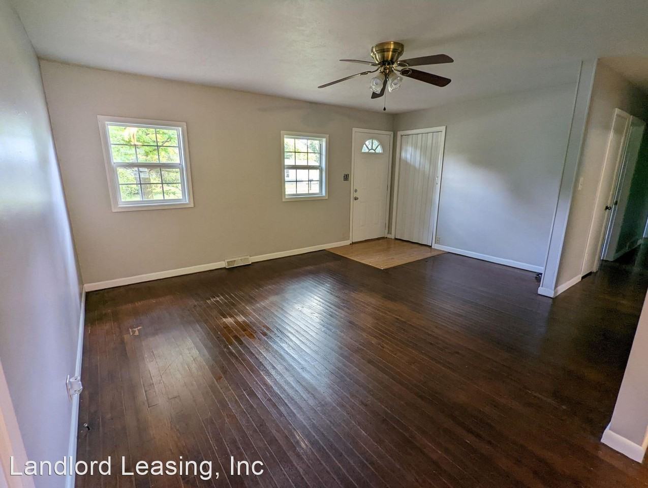 830 Roberts St - Photo 2 of 14