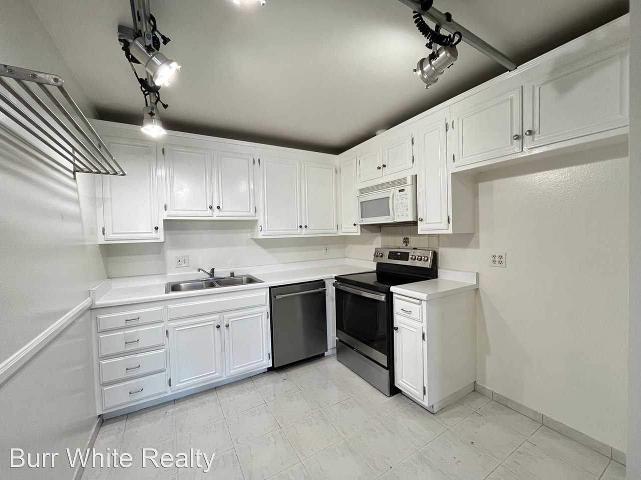 300 Cagney Ln Ph #1 - Photo 3 of 11