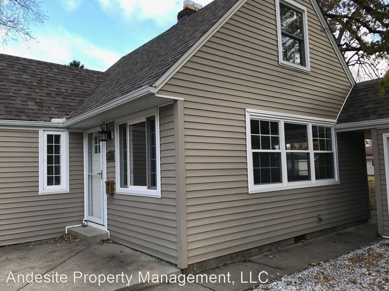 6211 Seneca Rd - Photo 2 of 18