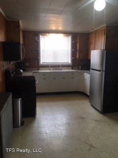 211 N Mill St - Photo 2 of 8