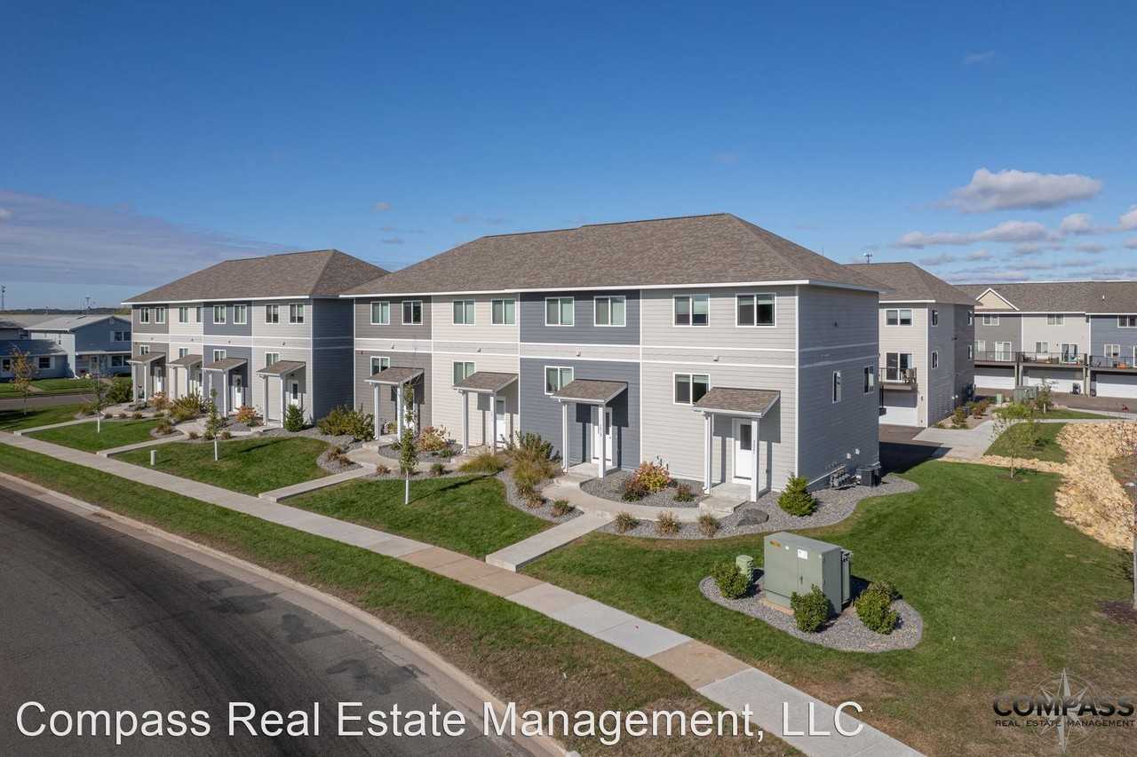 1057 W MacArthur Ave - Photo 2 of 2