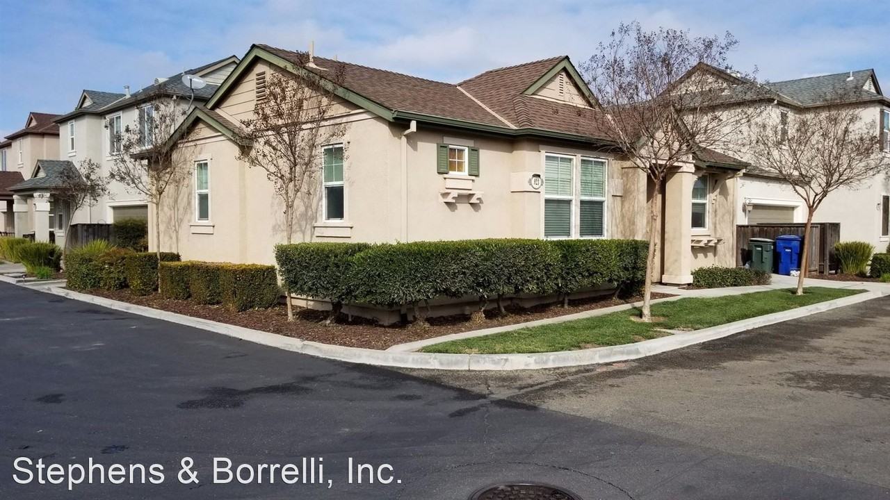 923 Tivoli Dr - Photo 2 of 2