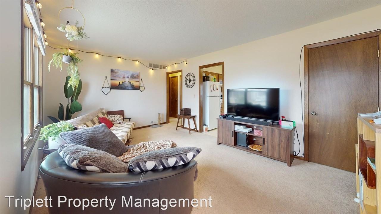 2317 Prairie Vw E - Photo 2 of 19