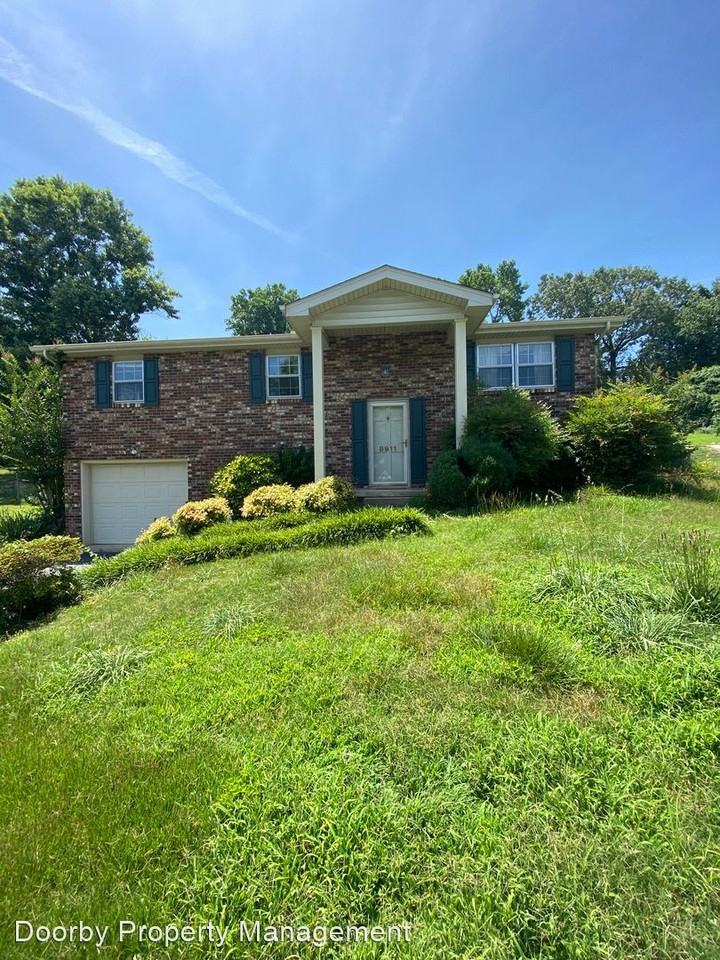 8911 Drake Parkway Rd - Photo 2 of 29