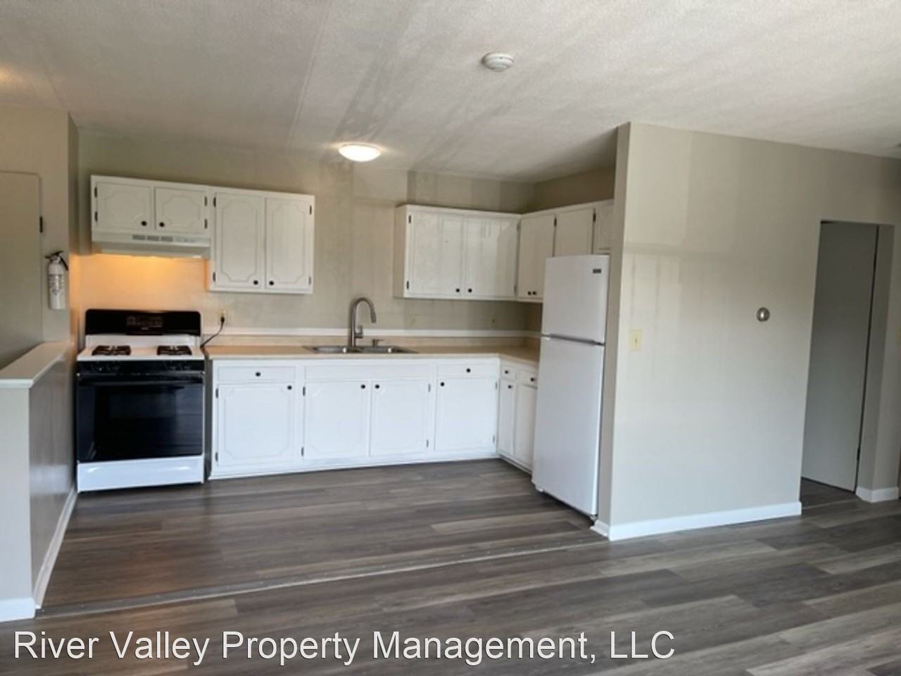 382-384 River St - Photo 2 of 28