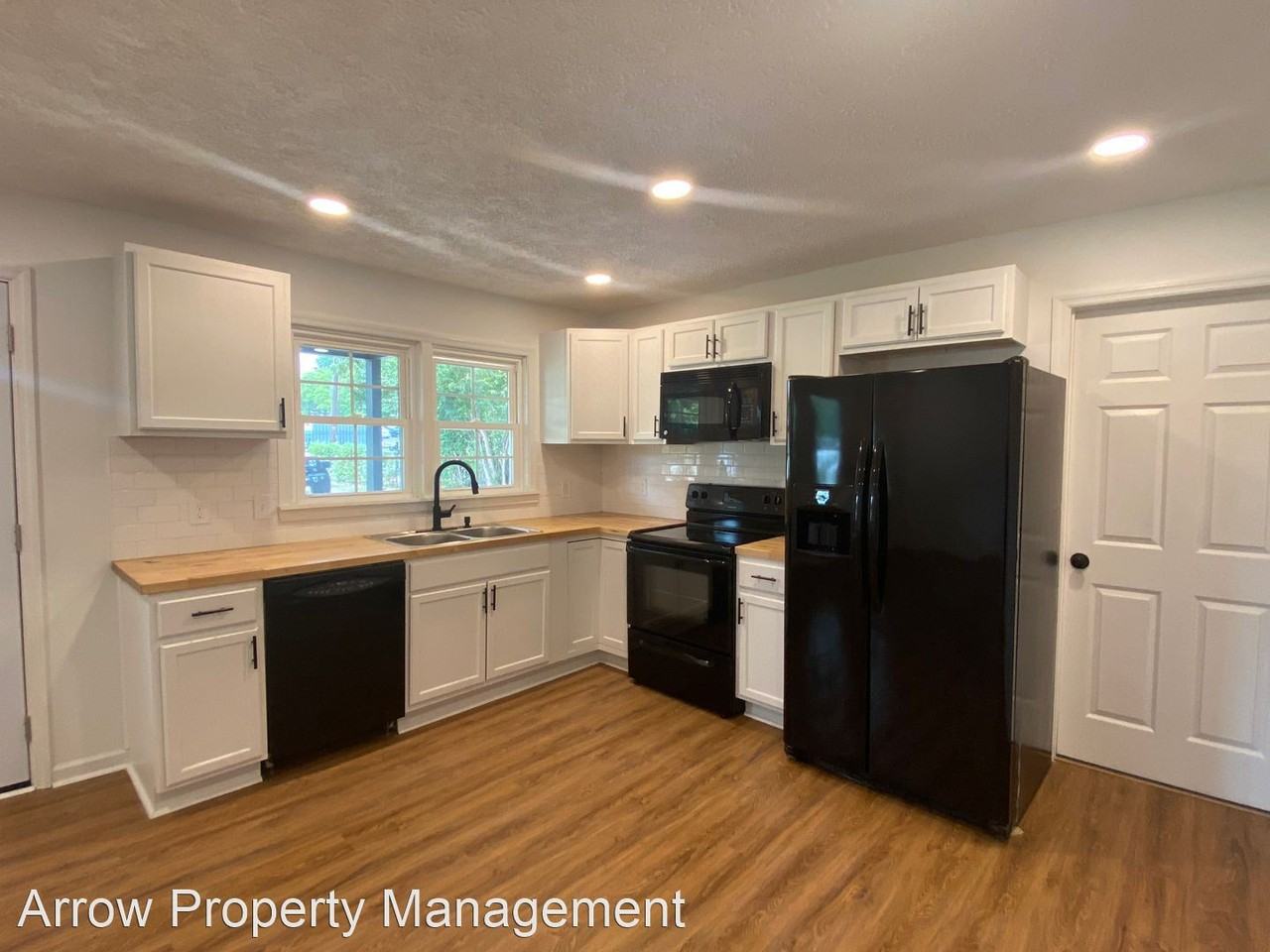 200 May Dr - Photo 2 of 14