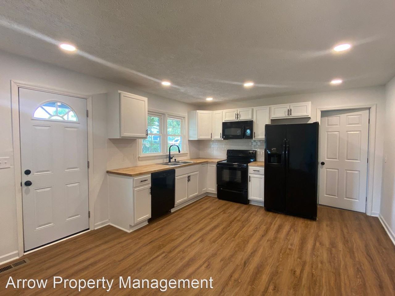 200 May Dr - Photo 3 of 14