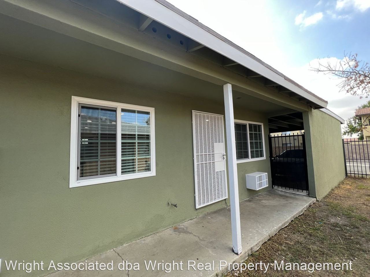 589 W SHAMROCK - Photo 2 of 9