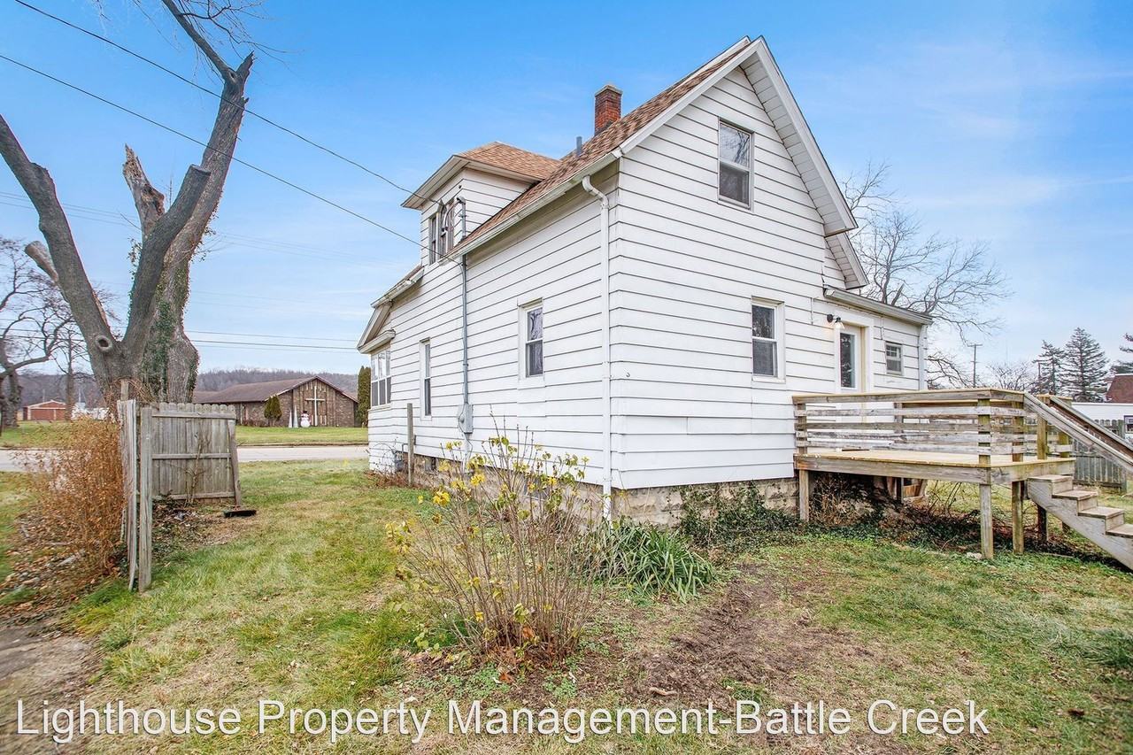 3441 Michigan Ave W - Photo 3 of 16