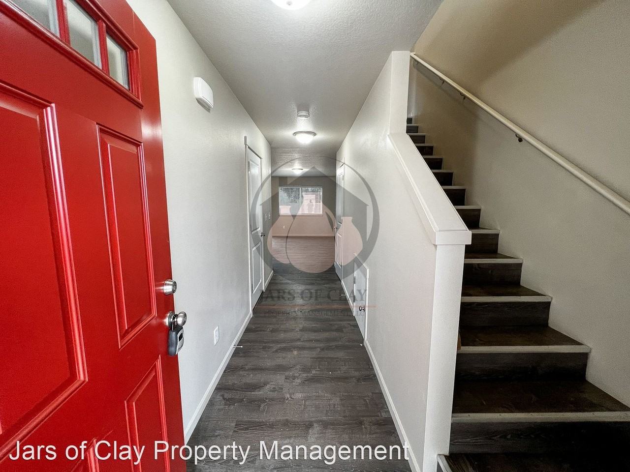 1007-1009 Highlands Loop - Photo 2 of 19