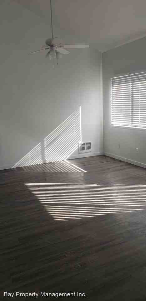 201 Rio Vista Dr #11 - Photo 2 of 9
