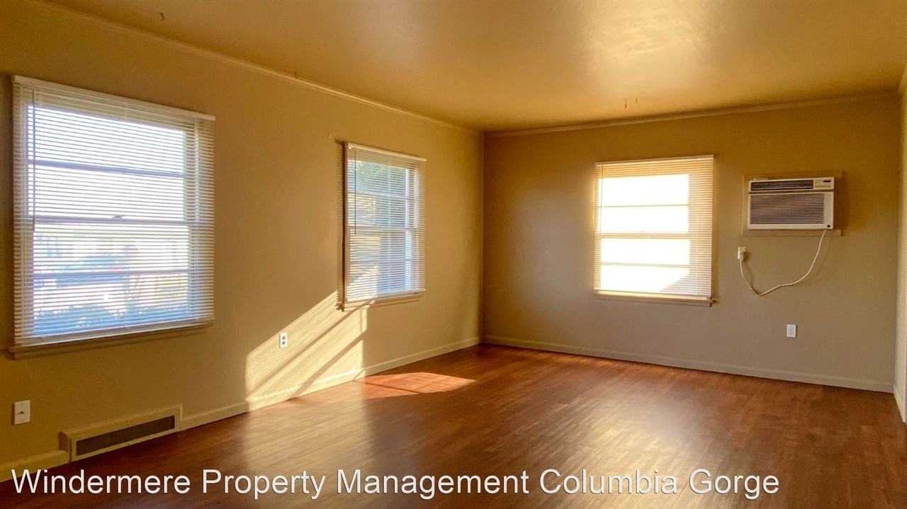 1612 W 11th St - Photo 2 of 16